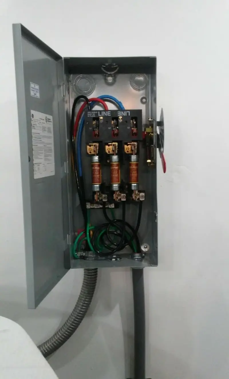 Three-phase disconnect switch installed for Smoke Detector Installation in Atlantic Beach